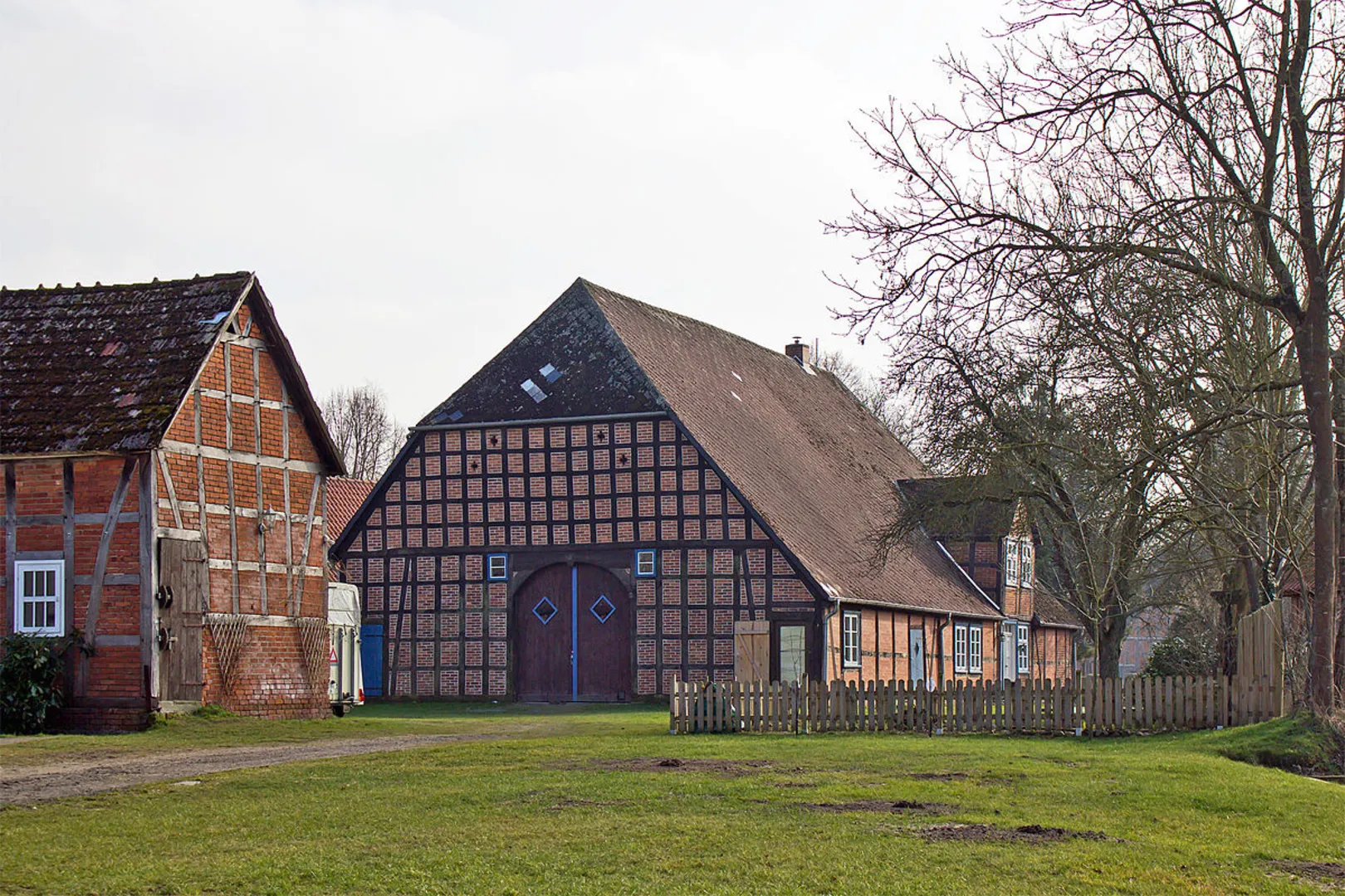 An image depicting the trail Kruterberg and Klein Heide via Saar Leuktal Panorama and its surrounding area.