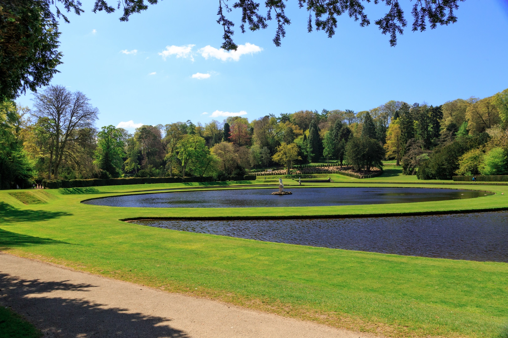 An image depicting the trail Aislabie Walk and its surrounding area.