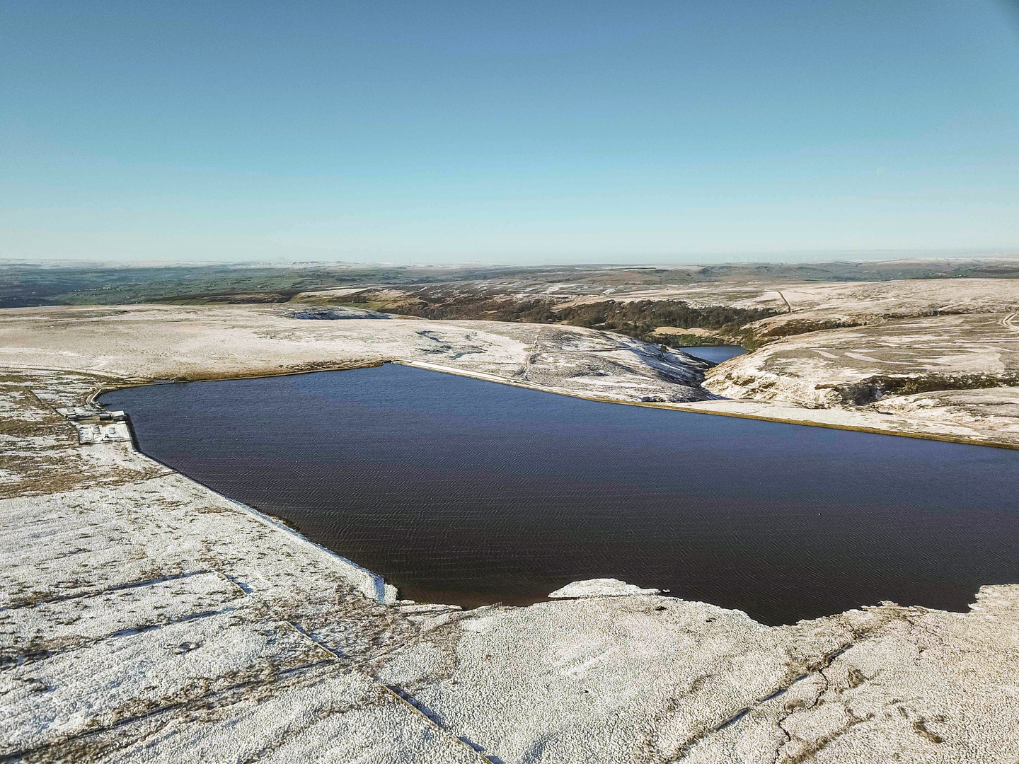An image depicting the trail Burnley to Bingley from Pennine Briddleway and its surrounding area.