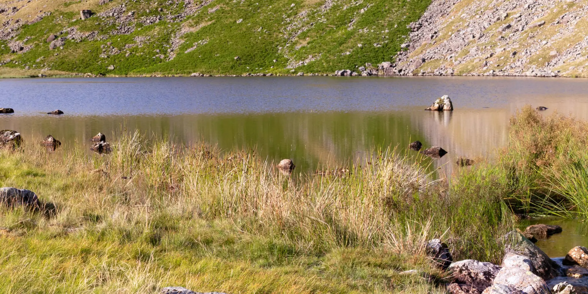 An image depicting the trail Greendale and Middle Fell Walk and its surrounding area.