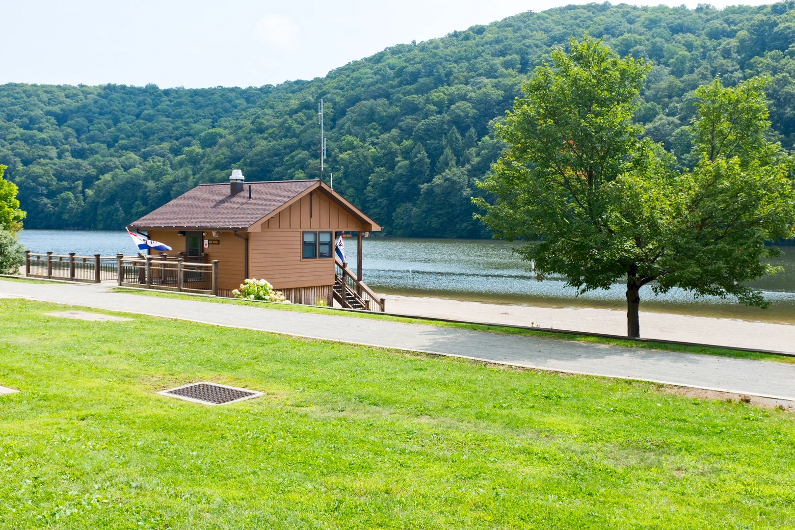 An image depicting the trail Jones Mill Pond and Laurel Hill Lake Loop and its surrounding area.