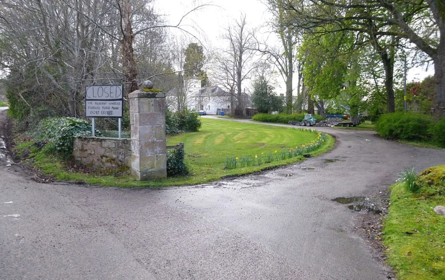 An image depicting the trail Upper Reelig Trail and its surrounding area.