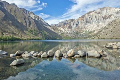 An image depicting the trail Convict Lake Visitor Trail and its surrounding area.