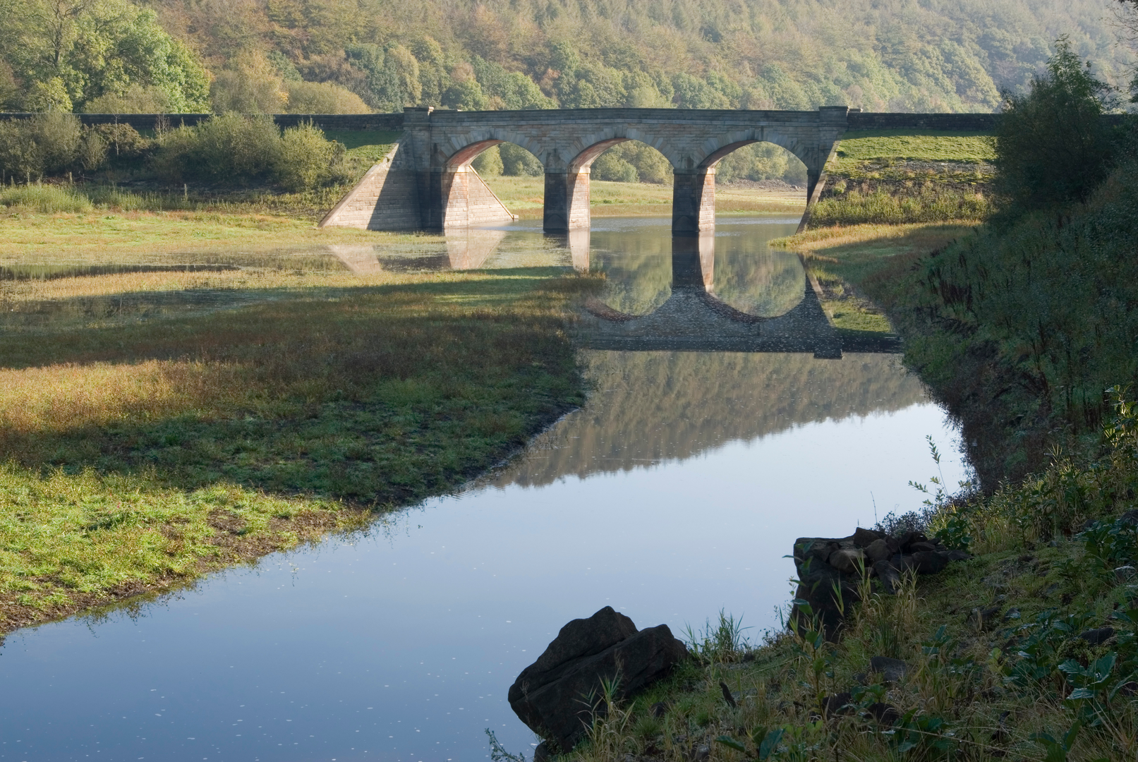 An image depicting the trail Washburn Valley - Norwood Edge and Lindley Wood Reservoir and its surrounding area.