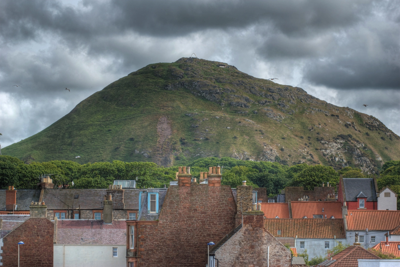 An image depicting the trail North Berwick and Guliane Loop and its surrounding area.