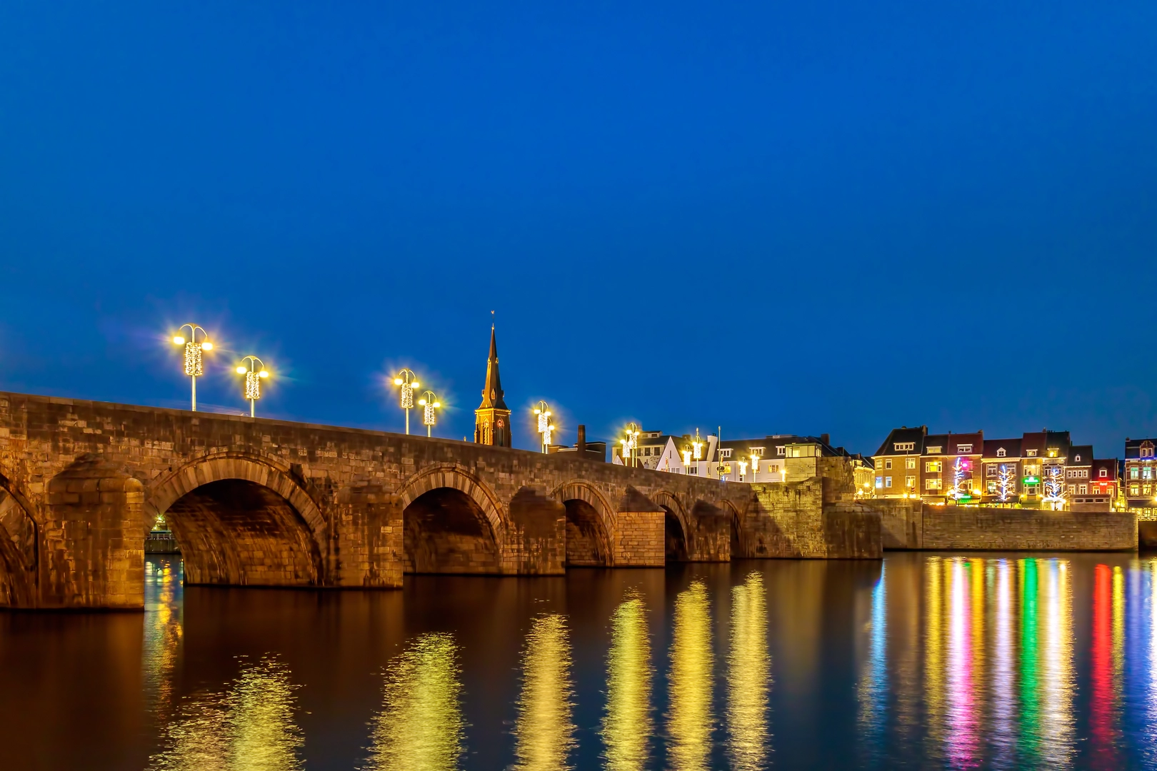 An image depicting the trail Strabeek to Slavante via Geulpad, Lange Bergweg and Gasthuisdelleweg and its surrounding area.