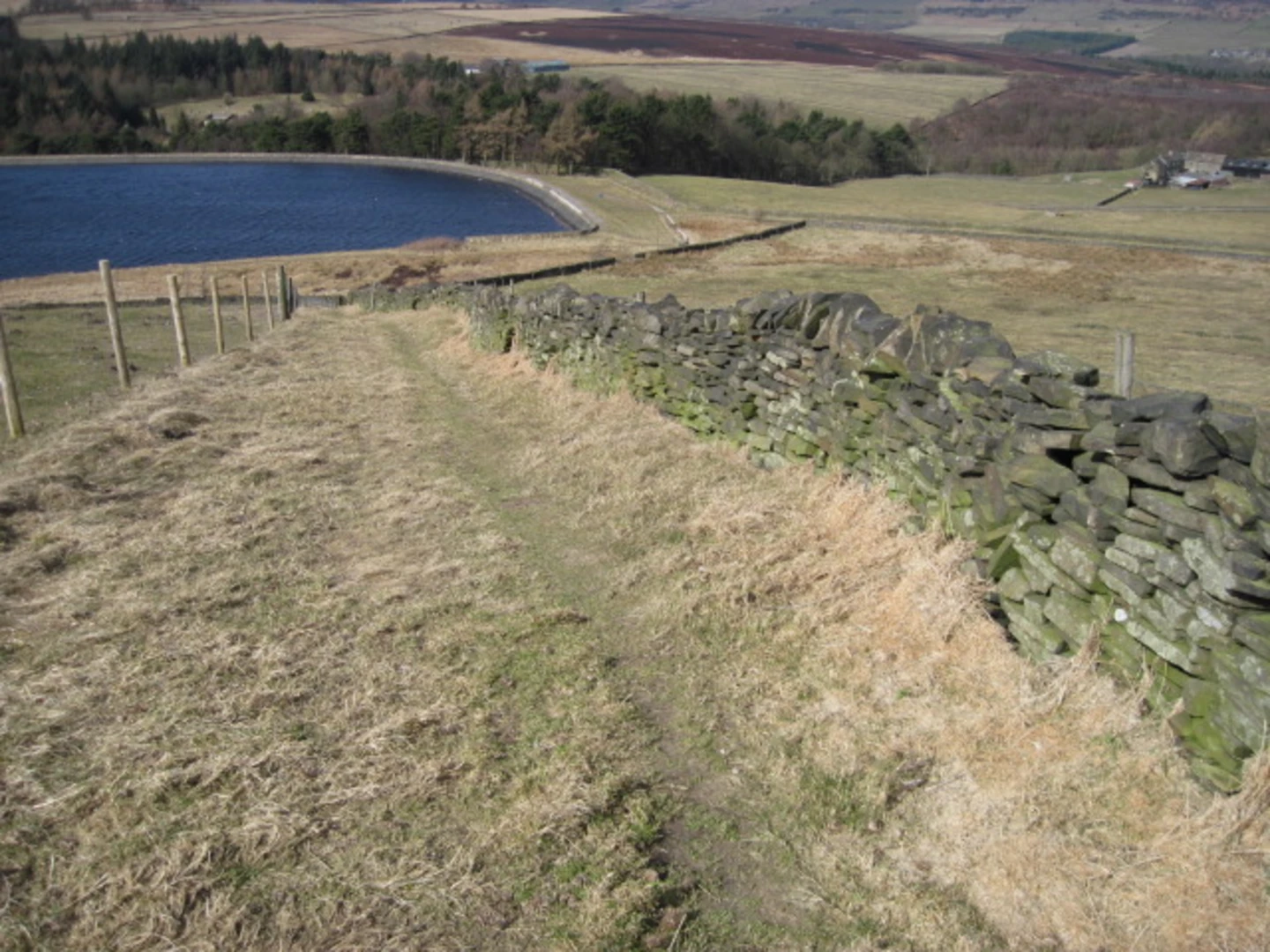 An image depicting the trail Redmires Lower Reservoir and White Stones Loop and its surrounding area.