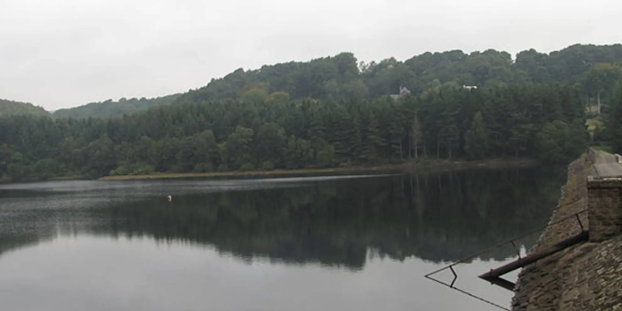 An image depicting the trail Stanage and Ughill Moor and its surrounding area.
