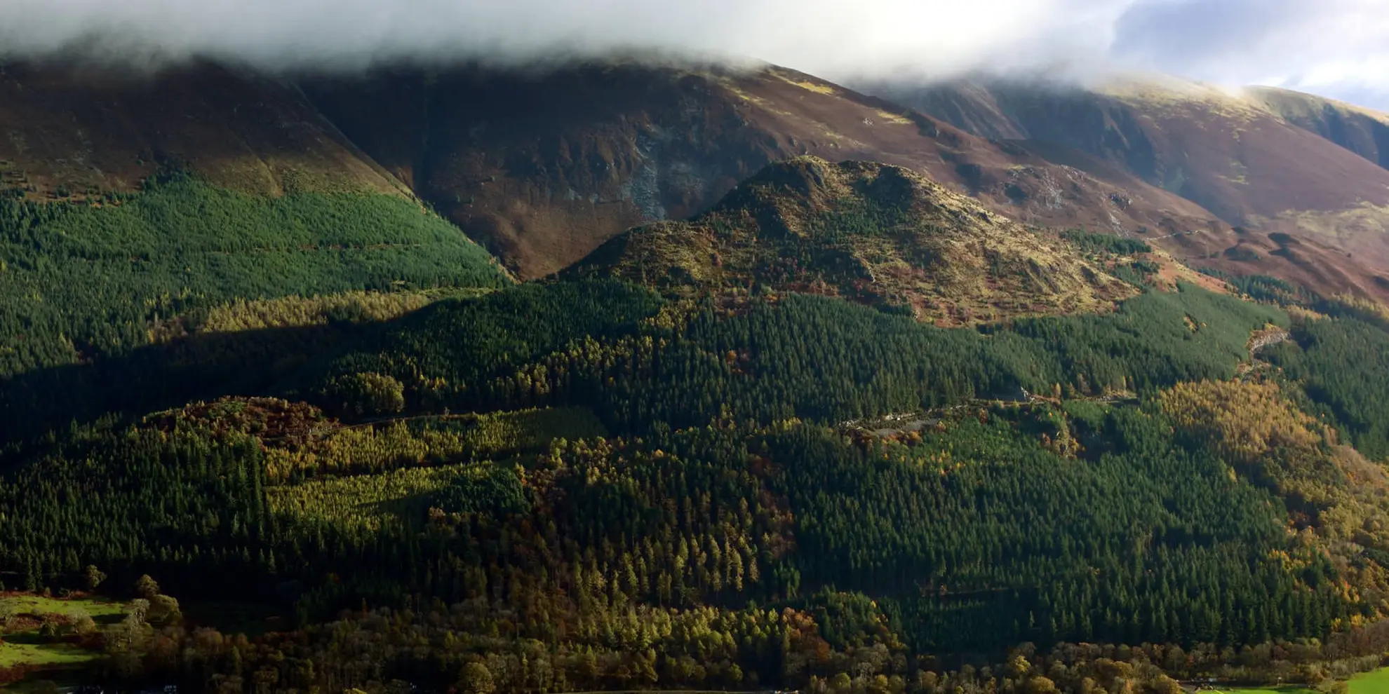 An image depicting the trail Tour of Skiddaw Trail and its surrounding area.