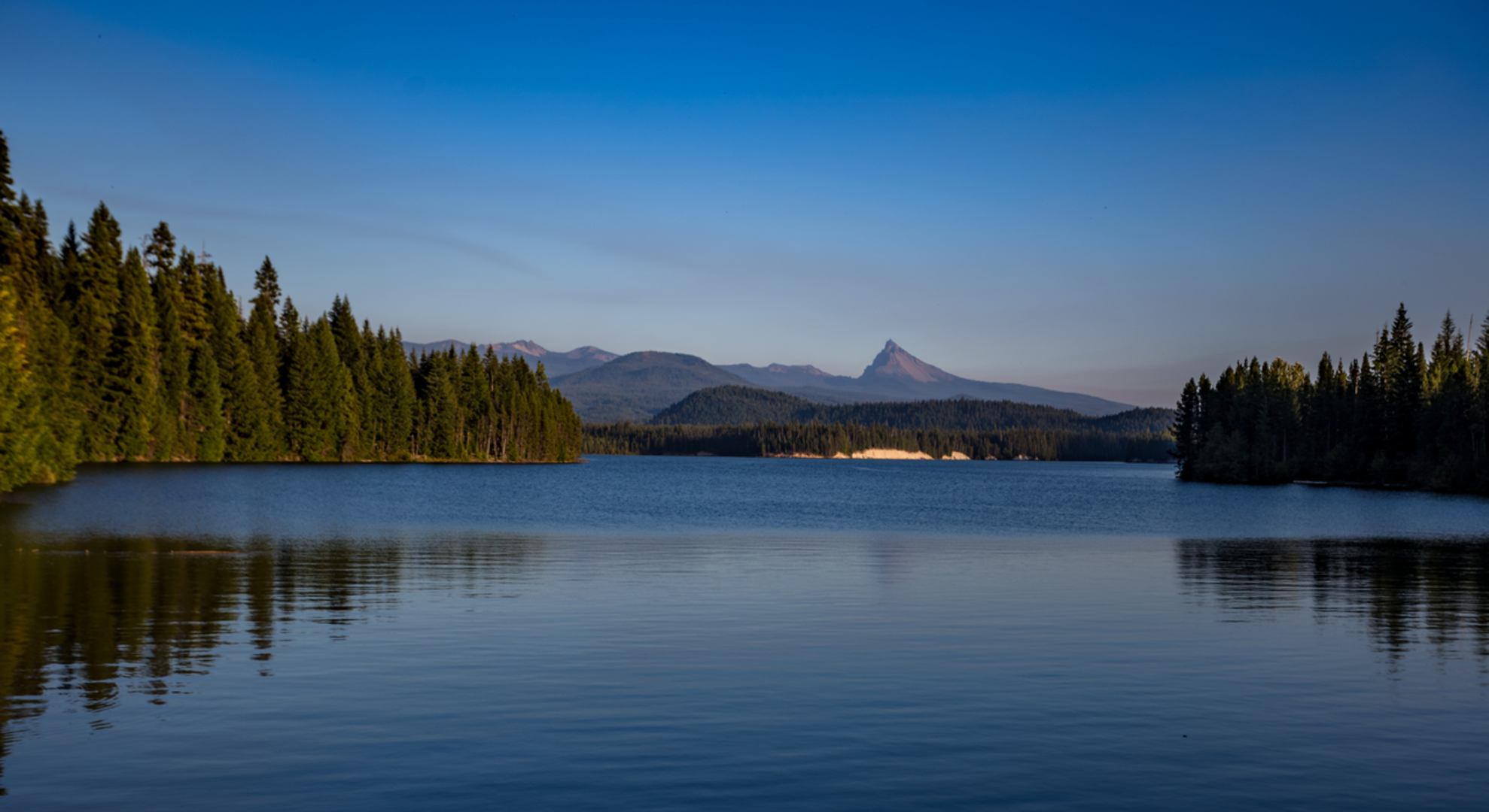 An image depicting the trail Tolo Creek via North Umpqua Trail and its surrounding area.