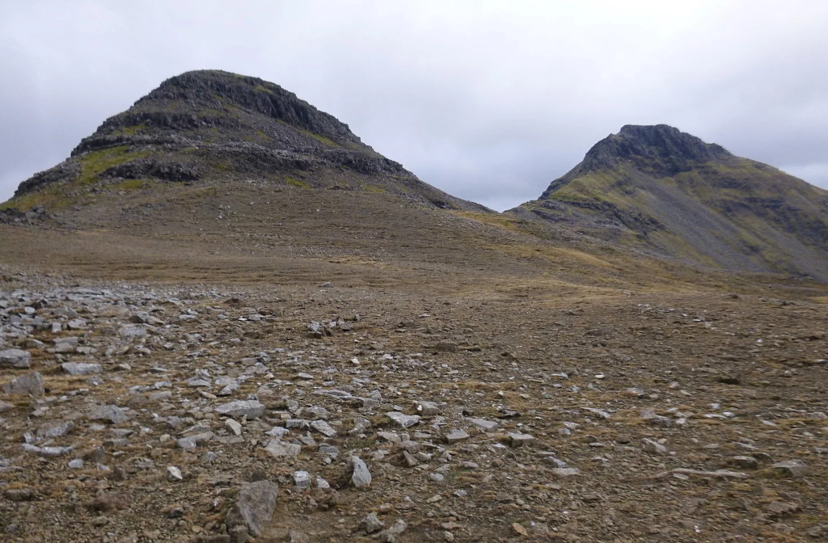 An image depicting the trail Hallival and Askival Loop from Isle of Rum and its surrounding area.