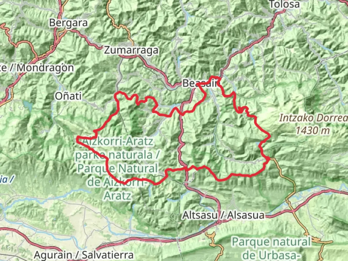 An image depicting the trail GR 283 Ruta del Queso Idiazabal and its surrounding area.