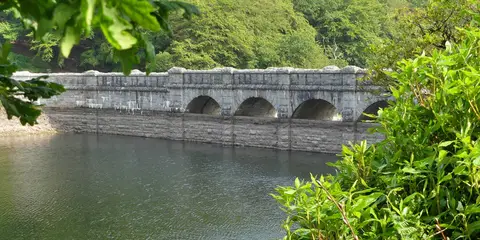 An image depicting the trail Burrator Reservoir from Yelverton - Dartmoor and its surrounding area.