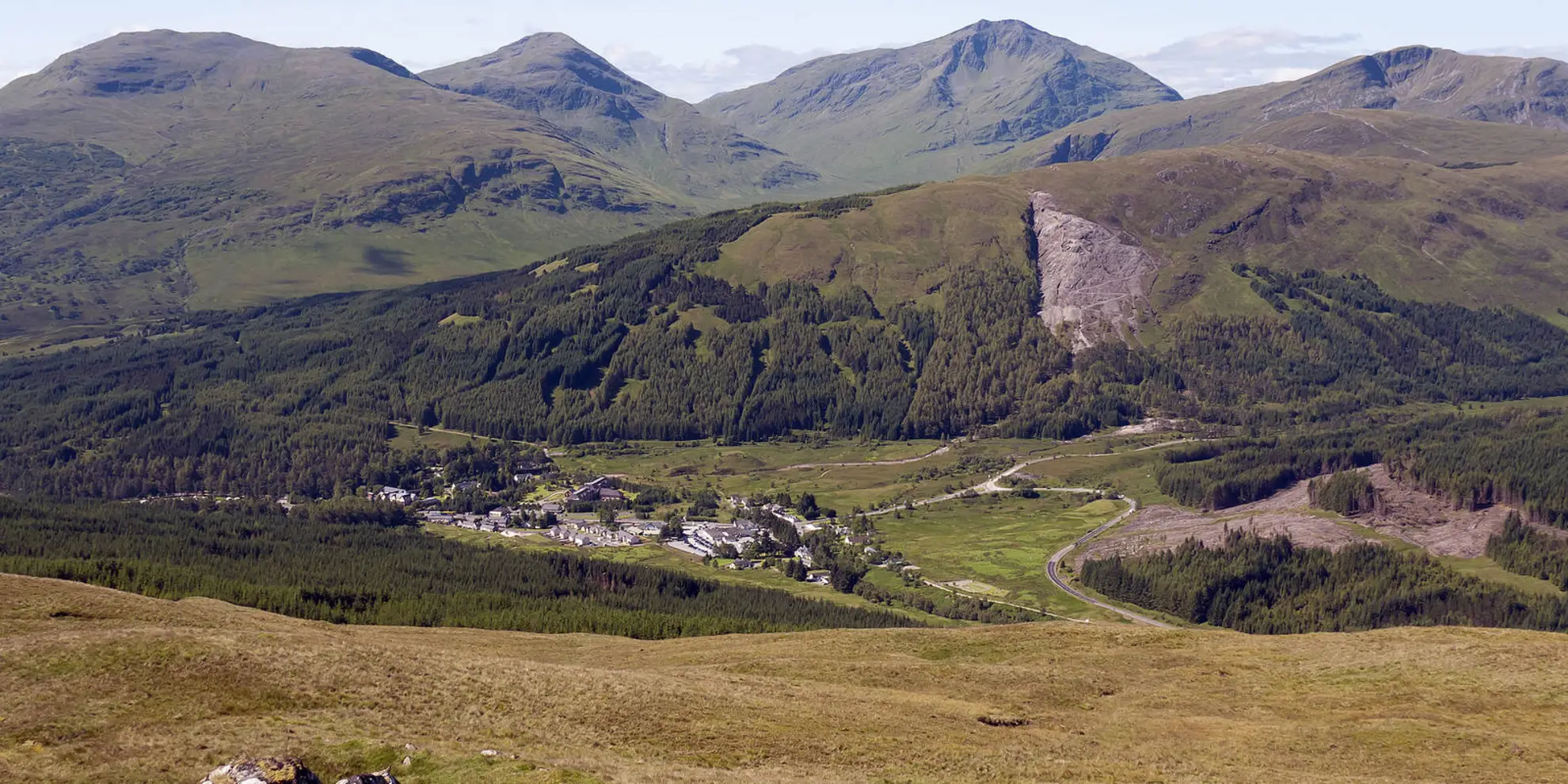 An image depicting the trail Beinn Dubhchraig and Ben Oss from Dalrigh and its surrounding area.