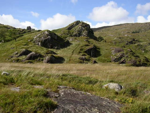 An image depicting the trail Peakeen Mountains and Derrygarriff Mountain Loop from Gortnacarriga and its surrounding area.