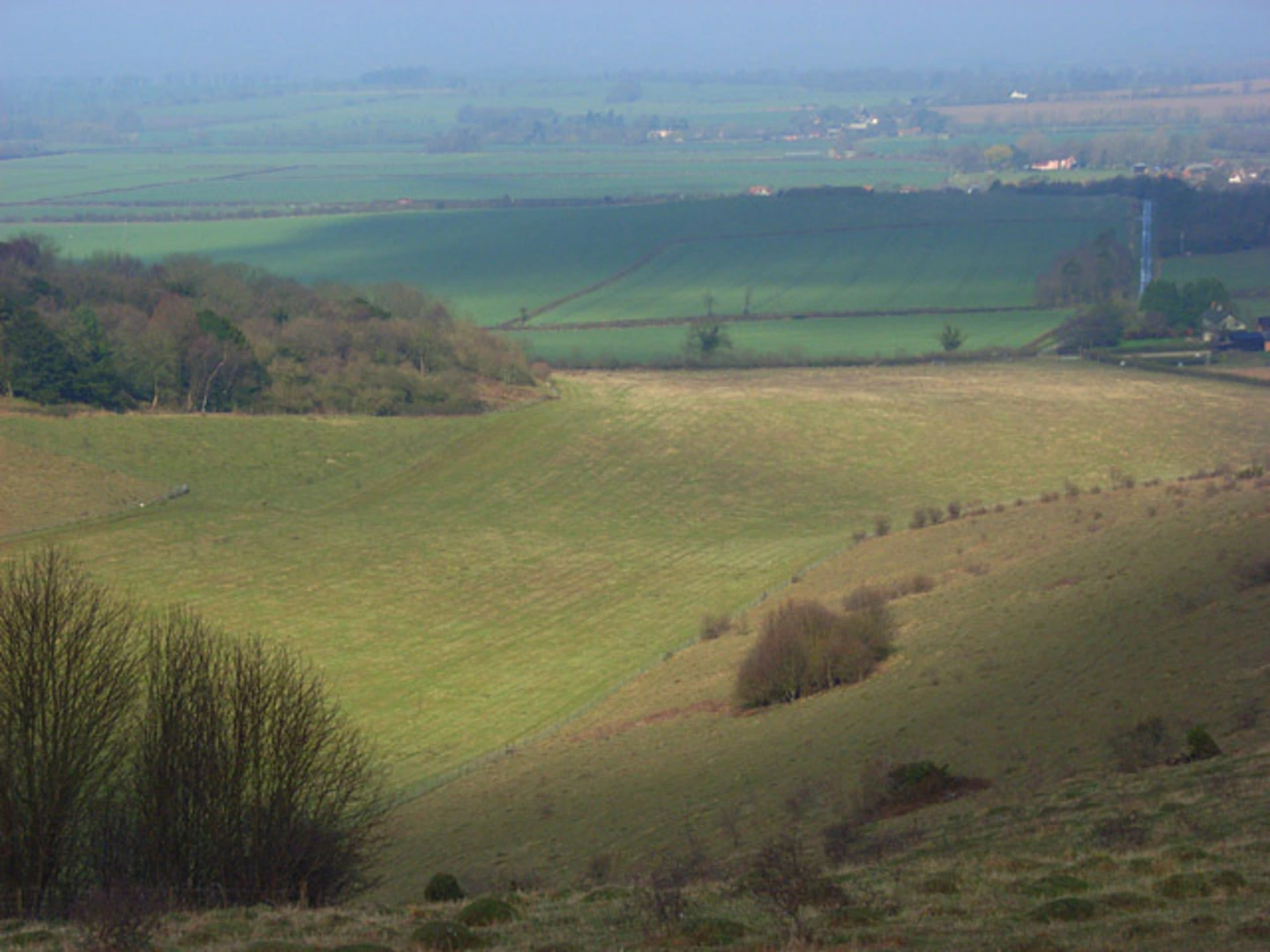 An image depicting the trail Aston Rowant Nature Reserve Loop and its surrounding area.