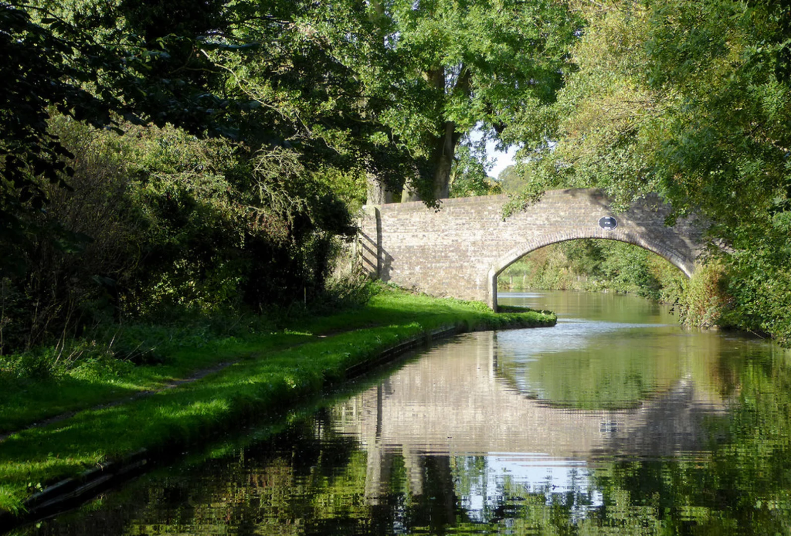 An image depicting the trail Stafford to Great Haywood Walk and its surrounding area.