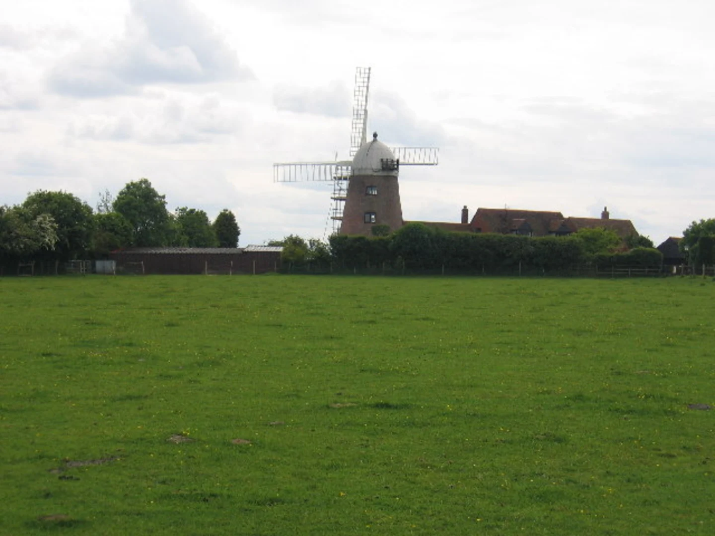 An image depicting the trail Napton on the Hill Loop and its surrounding area.
