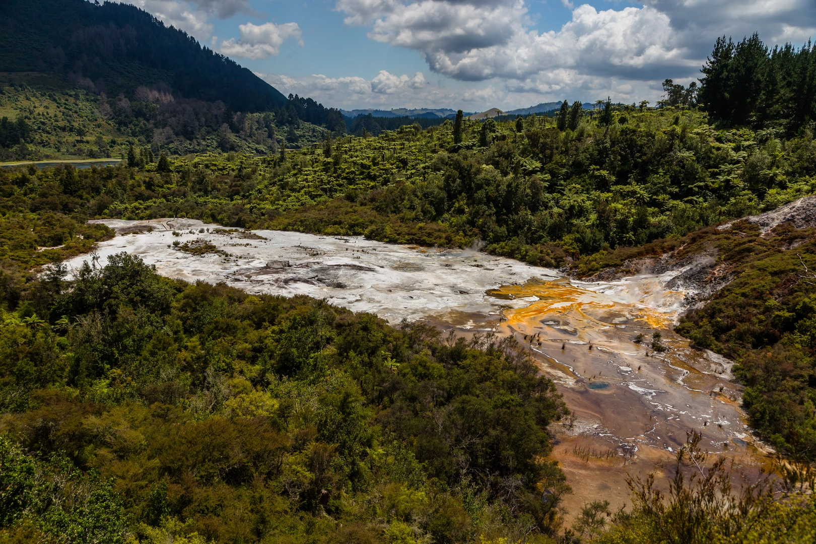 An image depicting the trail Orakei Korako Geyser Field and its surrounding area.