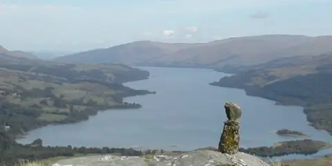 An image depicting the trail Sron A' Chlachain and its surrounding area.