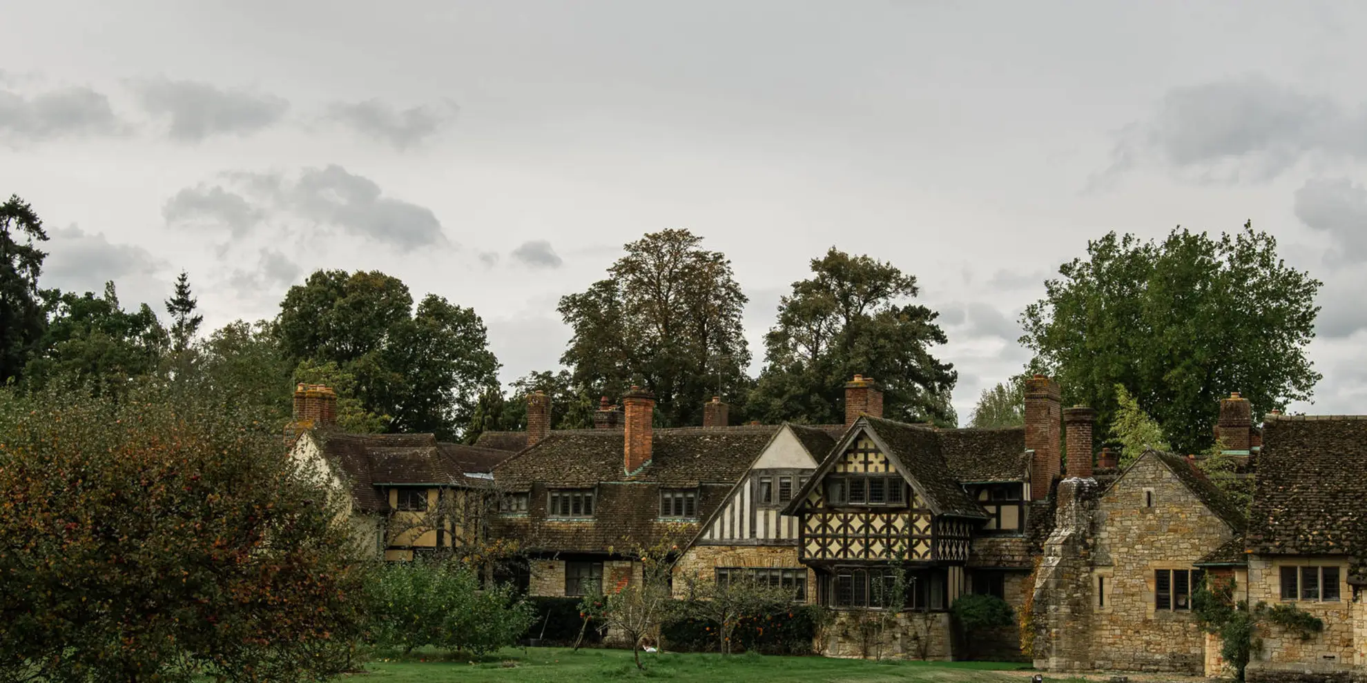 An image depicting the trail Edenbridge Boundary Walk and its surrounding area.