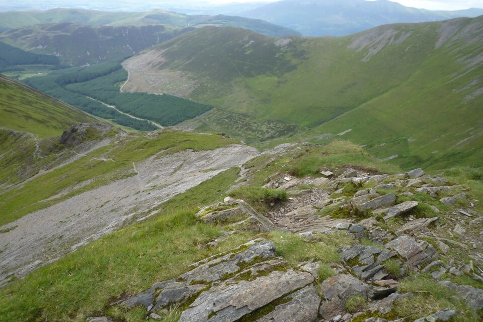 An image depicting the trail Whiteside and Hopegill Head Loop and its surrounding area.