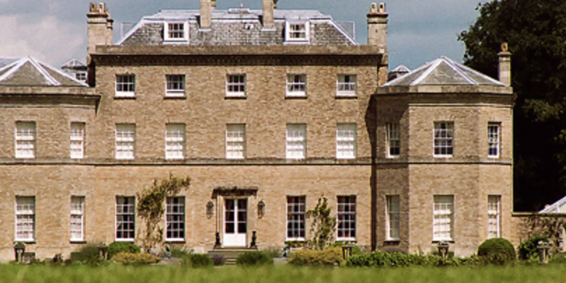 An image depicting the trail Pusey from Buckland and its surrounding area.