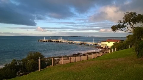 Cowes main Beach and Esplanade Walk