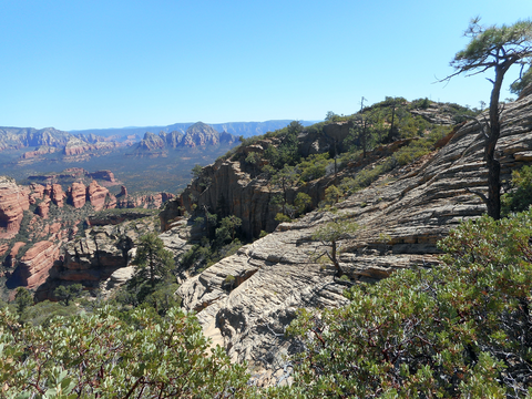 An image depicting the trail Bear Mountain Trail and its surrounding area.