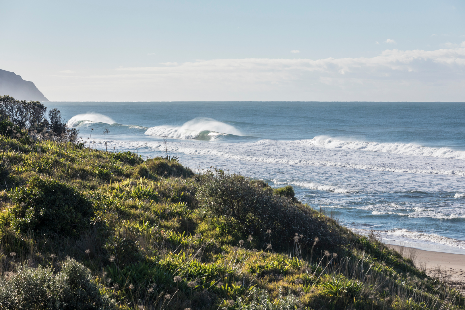An image depicting the trail Wainui – Gibbs Hill – Tōtaranui and its surrounding area.