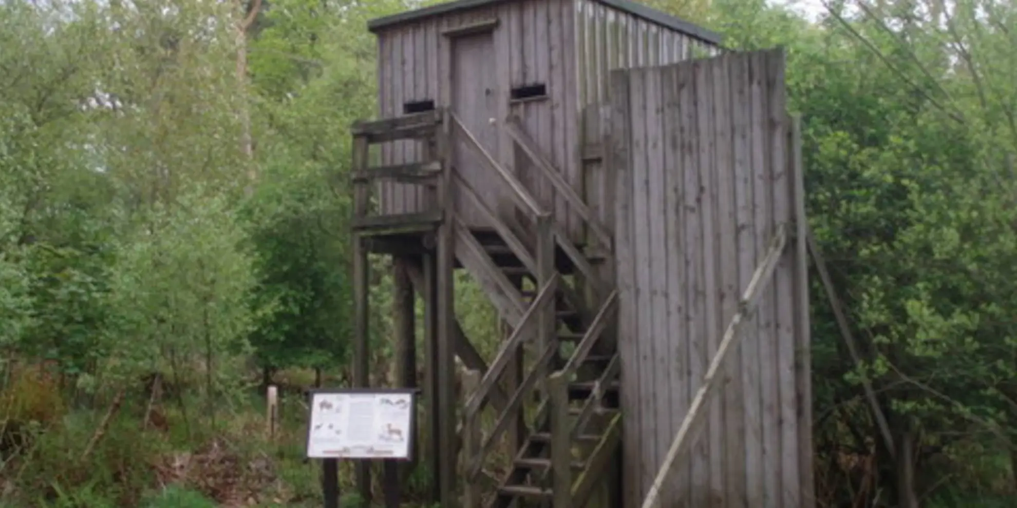 An image depicting the trail Crombie Country Park and its surrounding area.