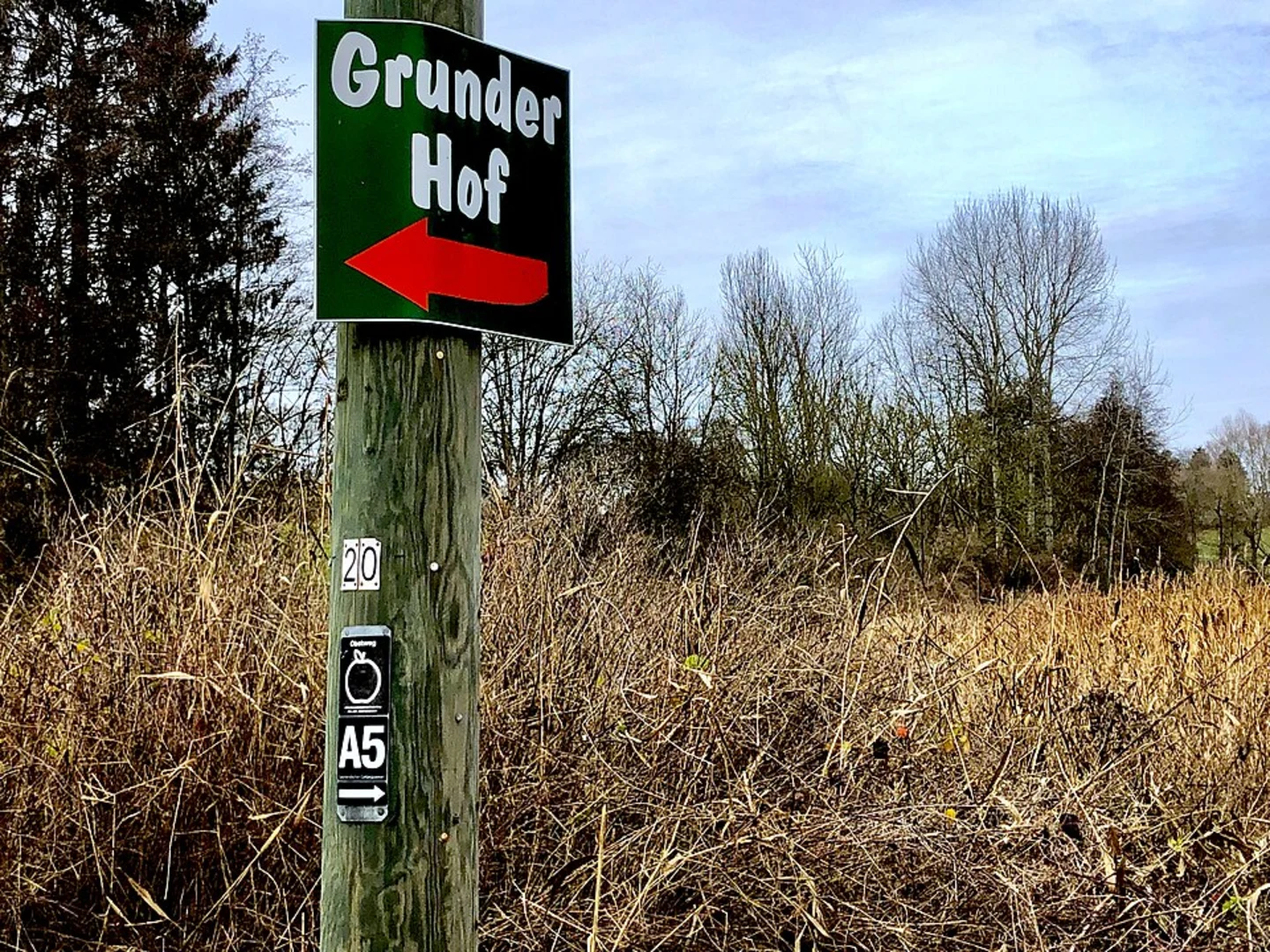 An image depicting the trail Obstweg Leverkusen Loop and its surrounding area.