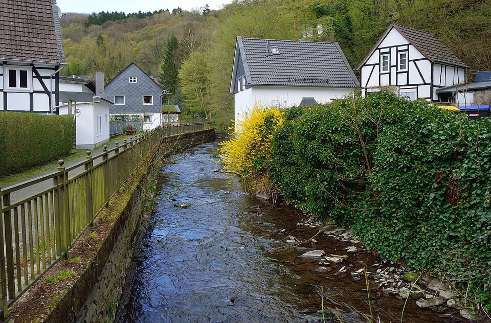 An image depicting the trail River Wupper Shore Walk from Unterburg and its surrounding area.