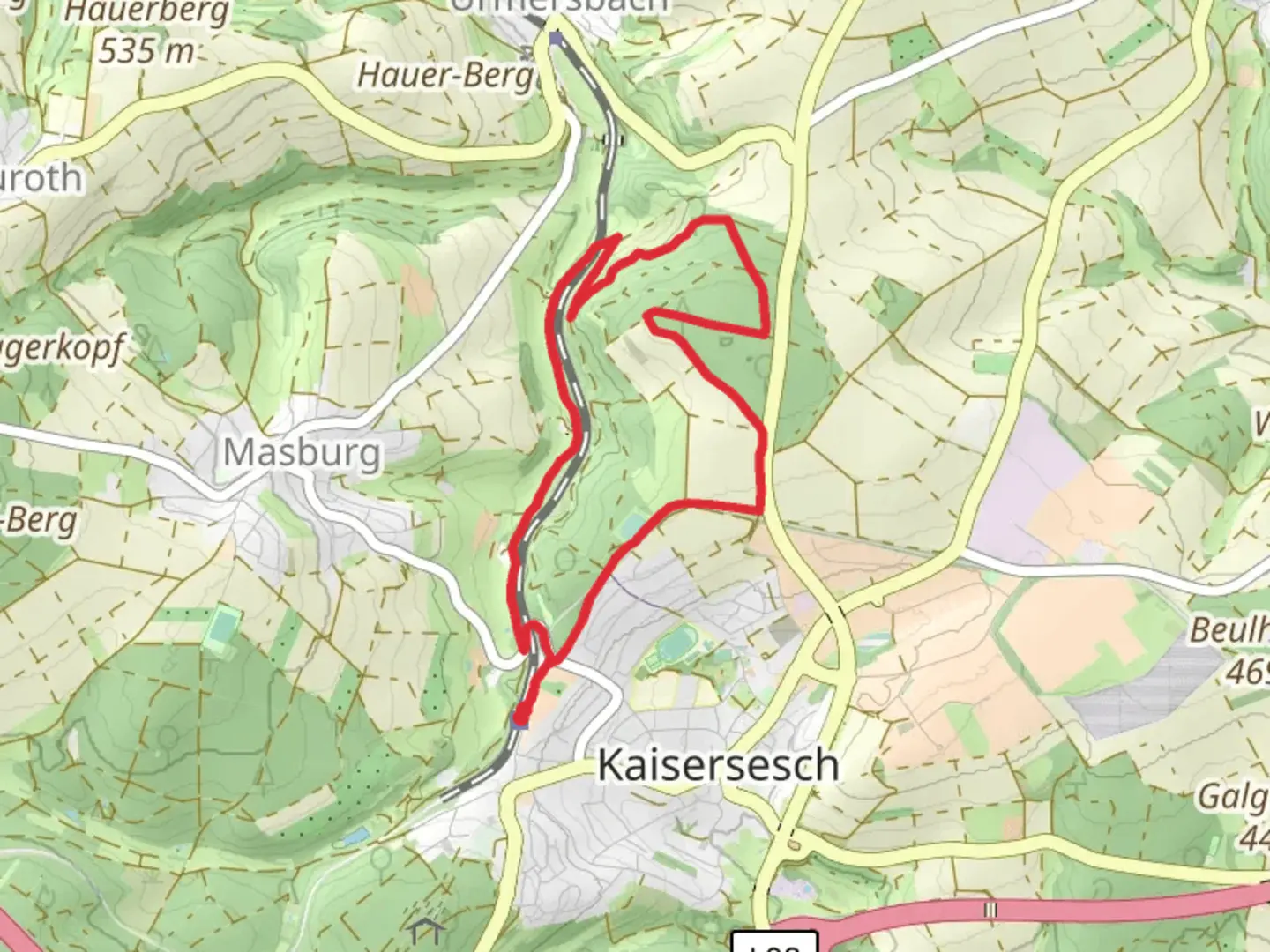 An image depicting the trail Eifel Camino and Waldsportplatz and its surrounding area.