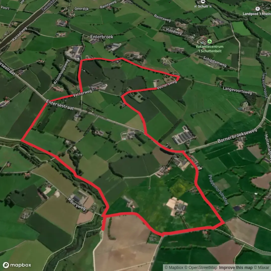 An image depicting the trail Ypelo Weg and Velners Weg and its surrounding area.