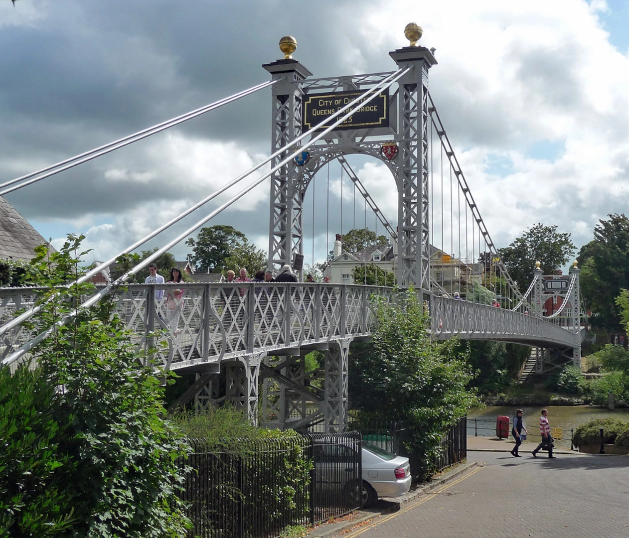 An image depicting the trail Handbridge and Queen's Park Loop and its surrounding area.