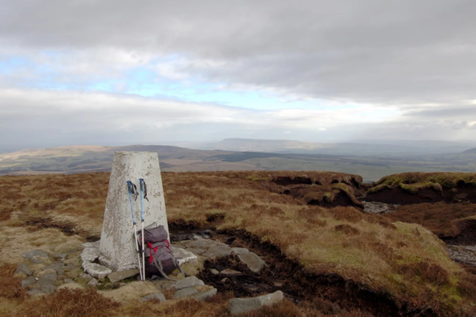 An image depicting the trail Totridge Fell and Bleadale Ridge Loop - Hareden and its surrounding area.