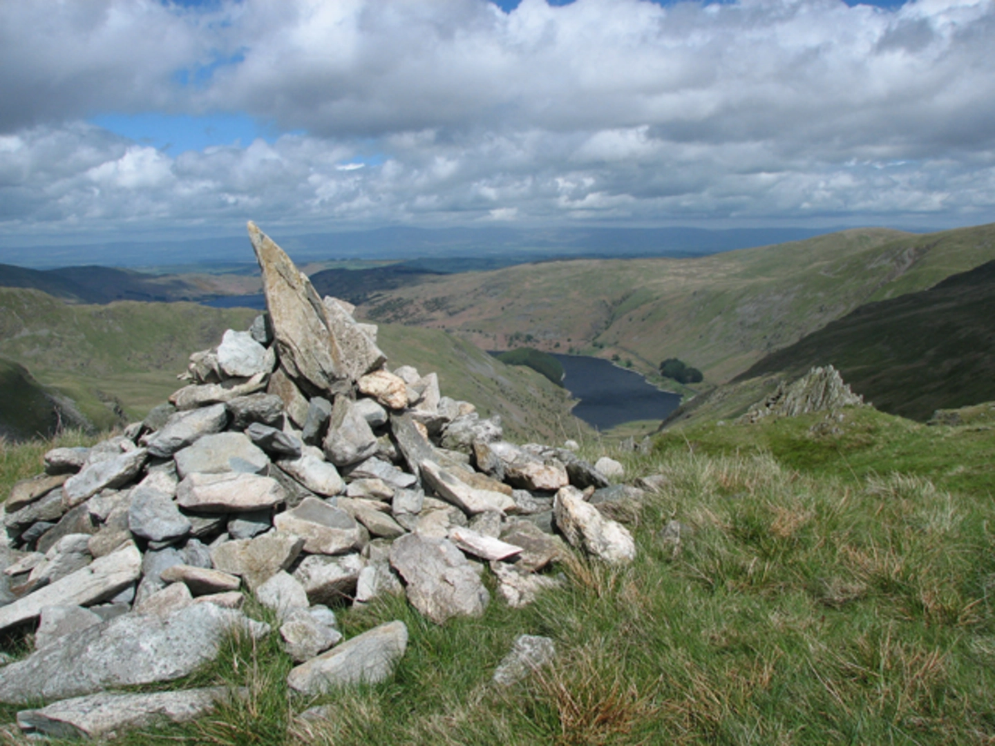 An image depicting the trail Ill Bell, High Street and Mardale Ill Bell from Kentmere and its surrounding area.