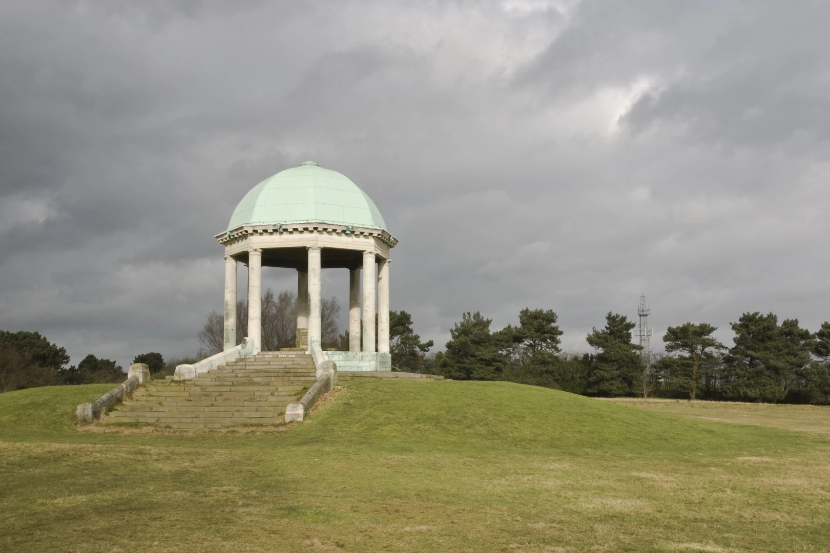 An image depicting the trail Beacon Way and its surrounding area.