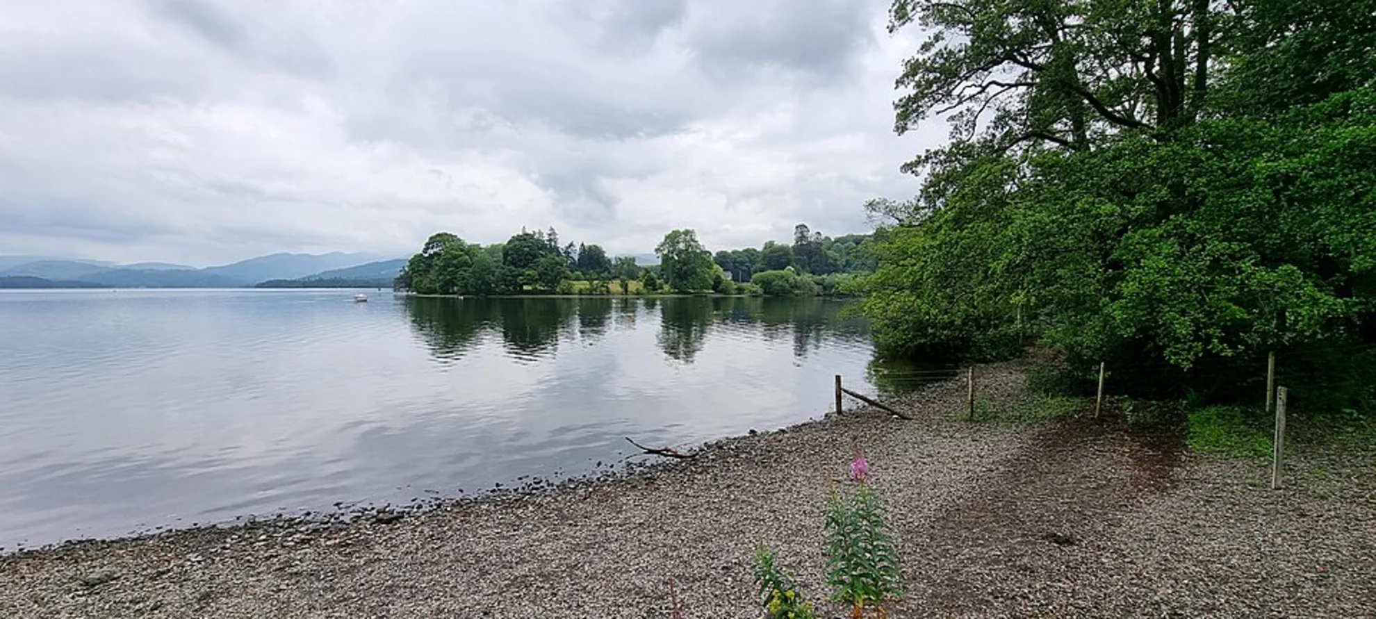 An image depicting the trail Windermere Lake to Kirkstone Pass Walk and its surrounding area.