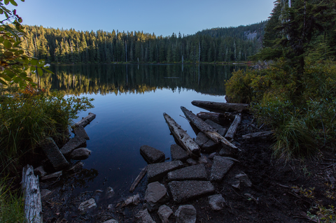 An image depicting the trail Shell Rock Lake and Hideaway Lake Trail and its surrounding area.