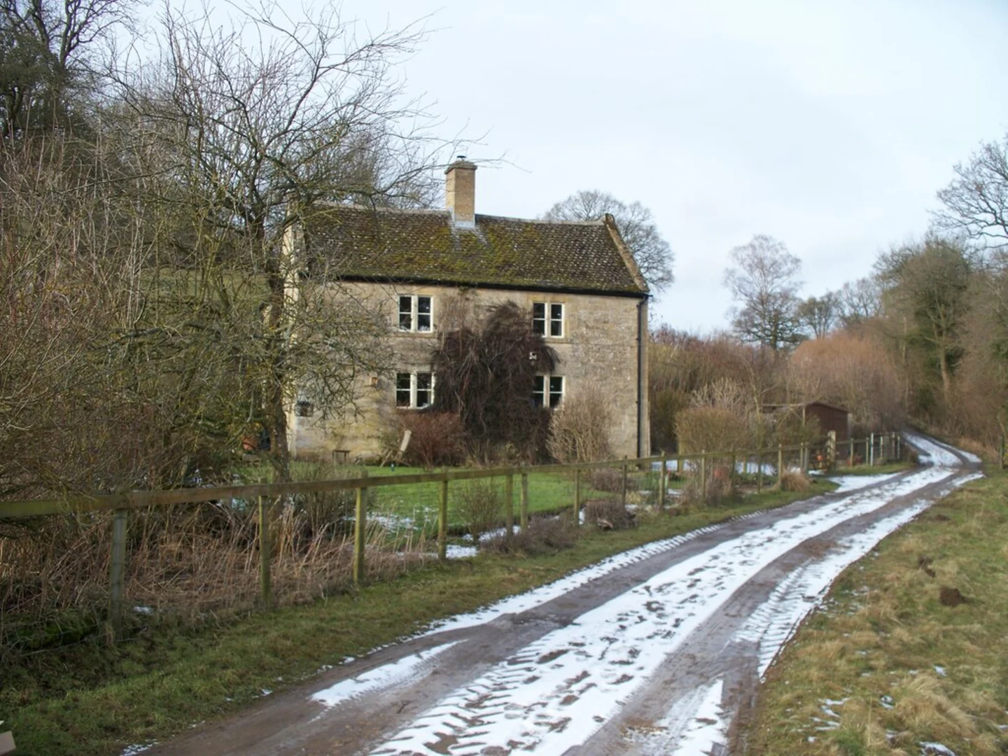 An image depicting the trail Diamond Way and Warden's Way Loop and its surrounding area.