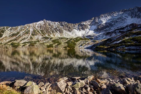 Valley of the 5 lakes and Zawrat mountain pass Hike