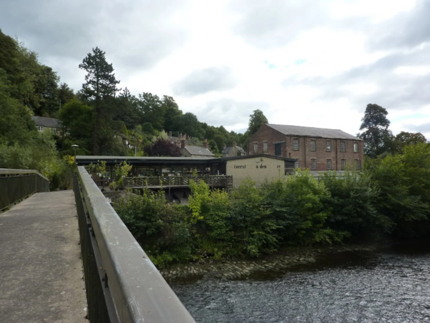 An image depicting the trail Milford Loop and its surrounding area.