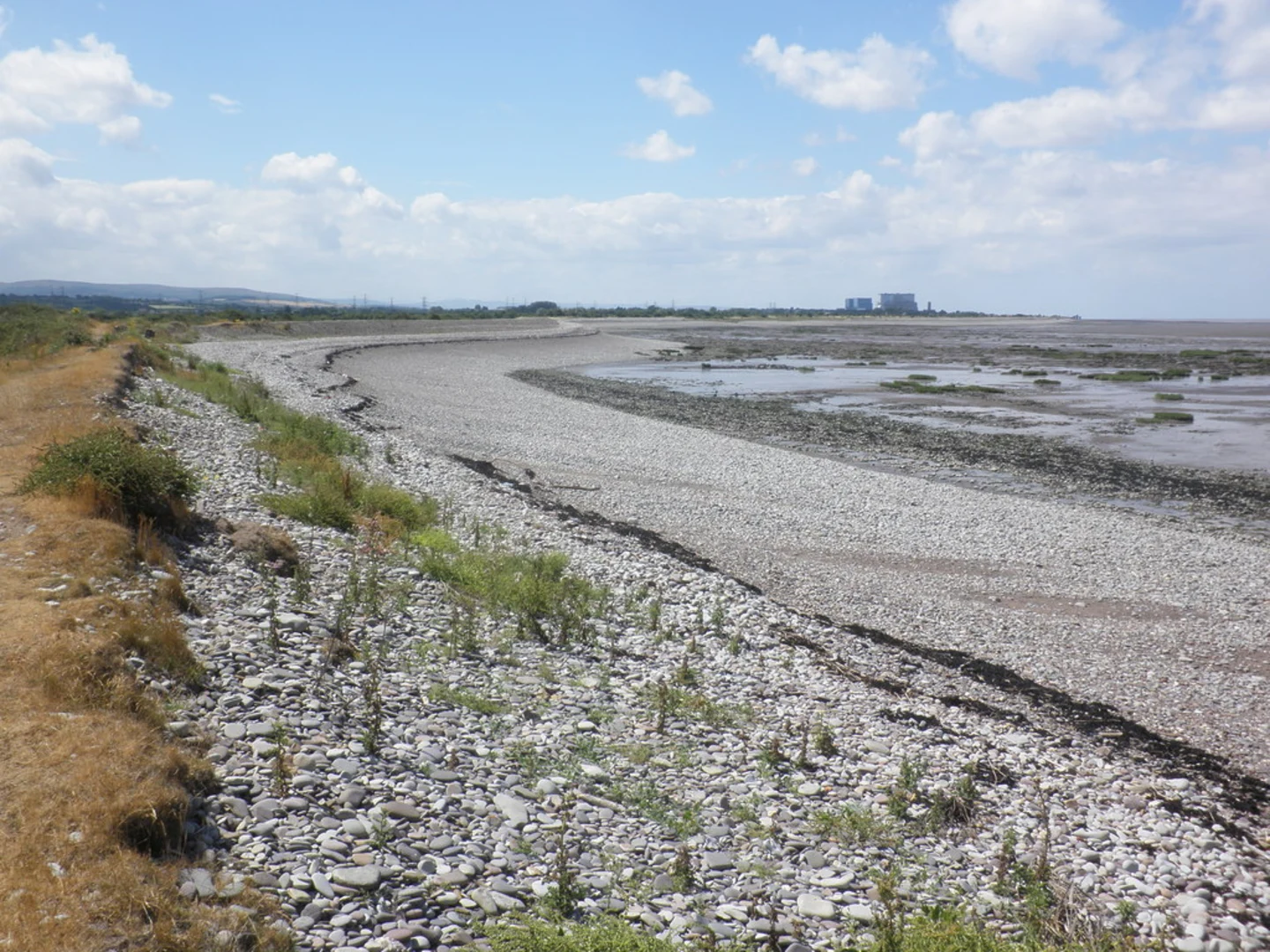 An image depicting the trail Steart Marshes and Bridgewater Bay via River Parrett Trail and its surrounding area.