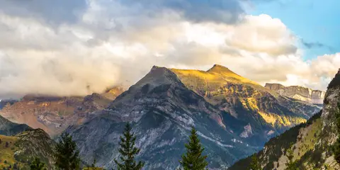 An image depicting the trail Camino Menton-Candanchu via Arles and its surrounding area.