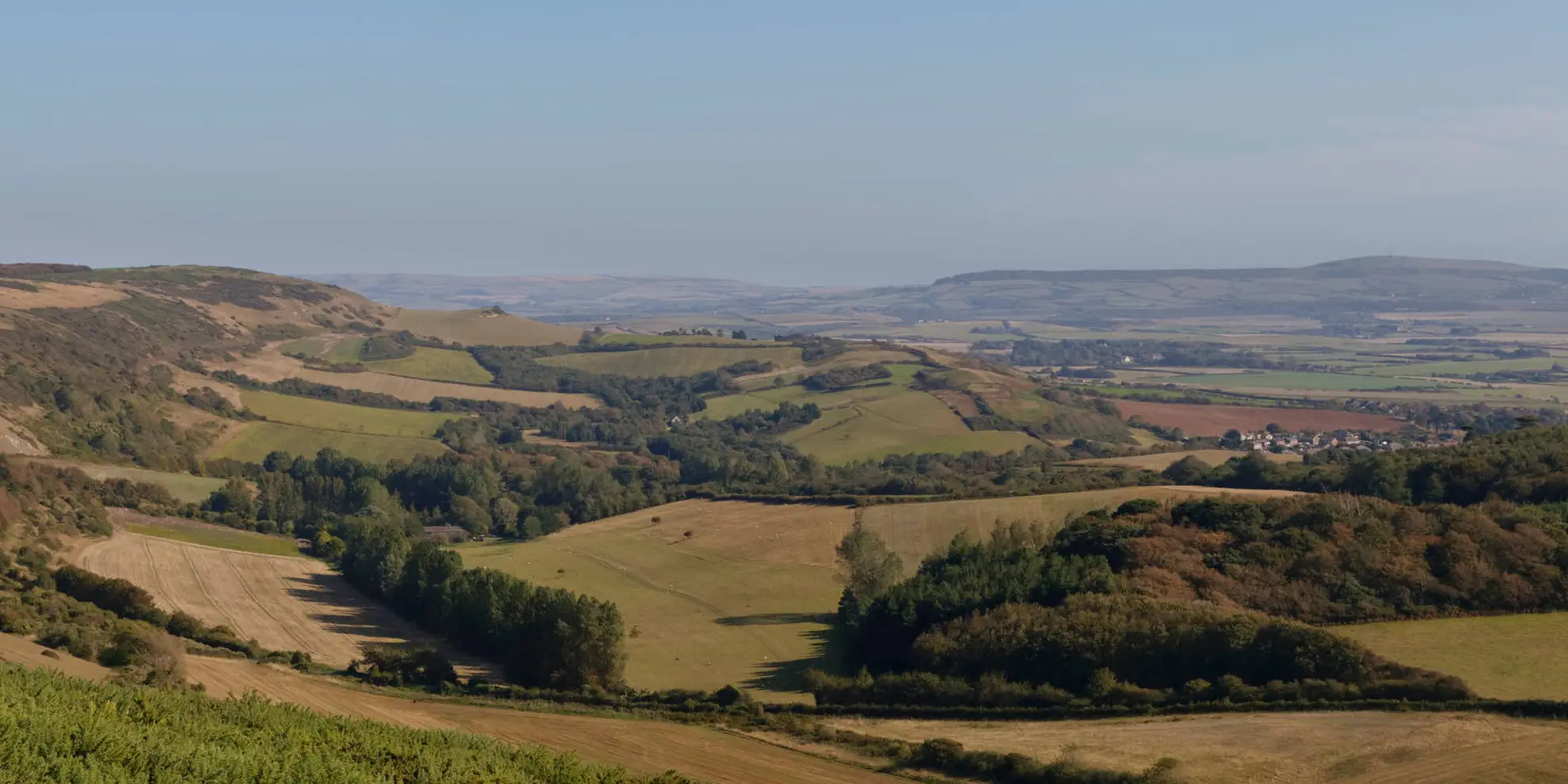 An image depicting the trail Compton Down from Brighstone Circular and its surrounding area.