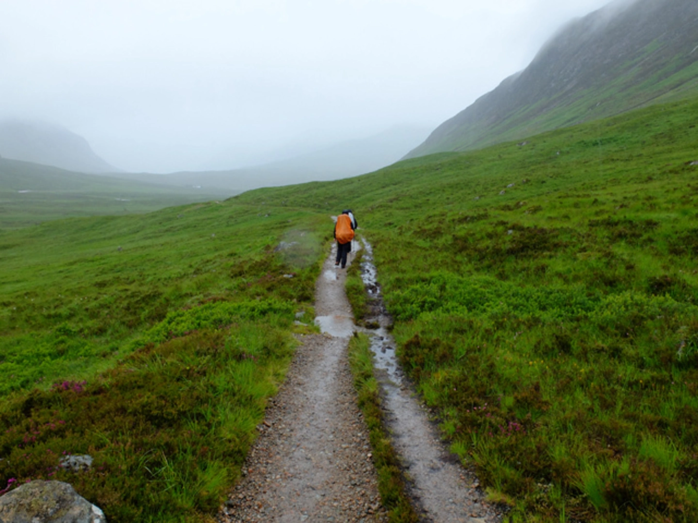 An image depicting the trail Beinn a' Chrùlaiste and its surrounding area.