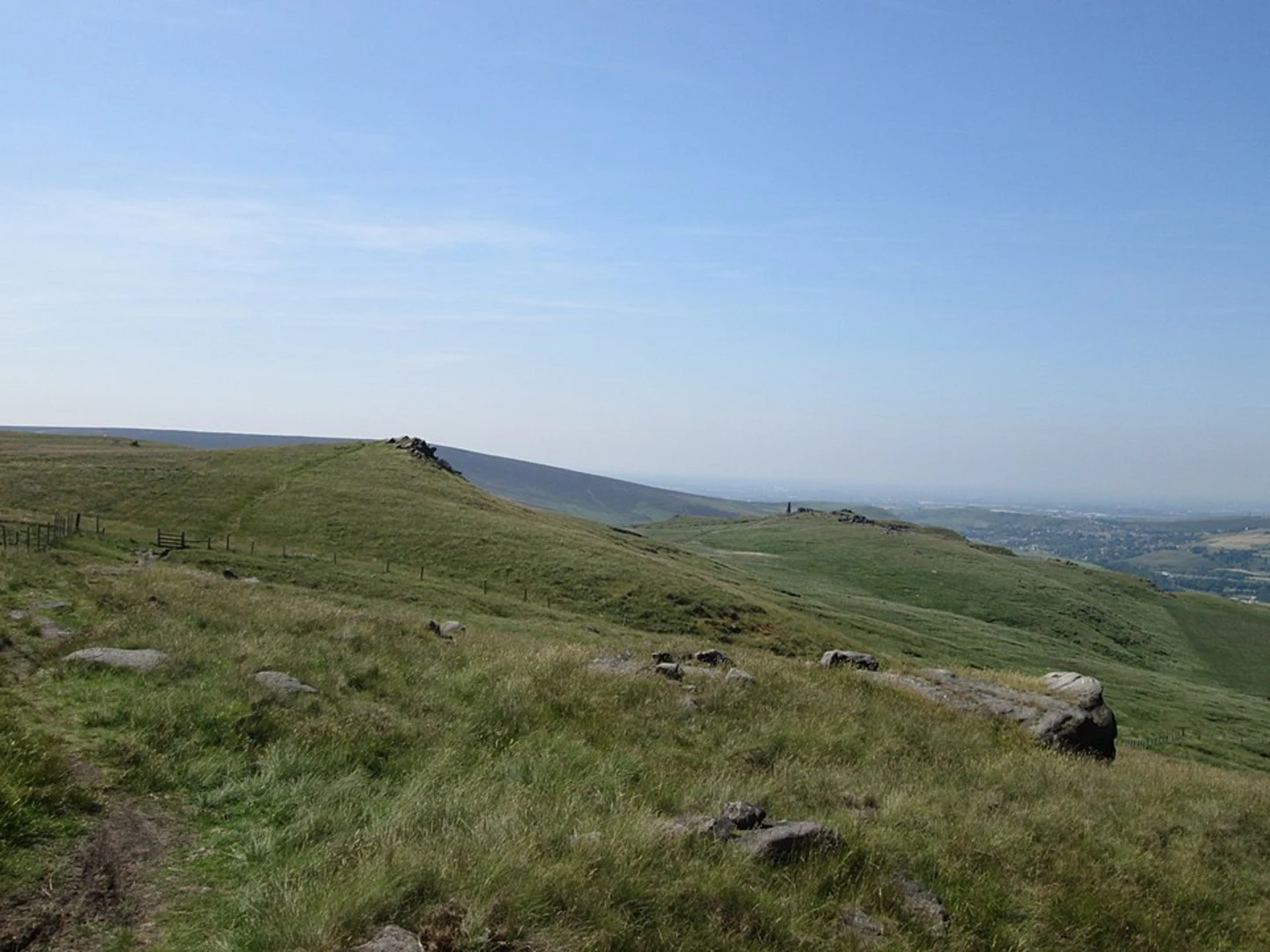 An image depicting the trail Saddleworth Loop and its surrounding area.