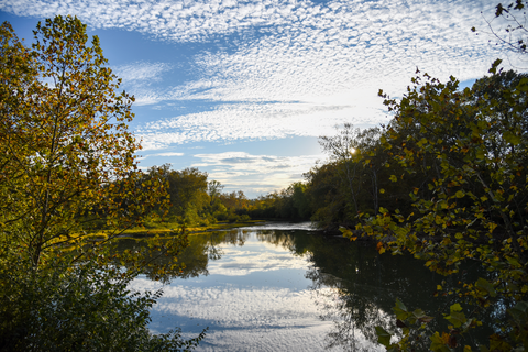 An image depicting the trail Little Miami Scenic Trail and its surrounding area.